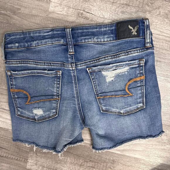 American Eagle Super Low Shortie Distressed Jean Shorts Size 2 - Picture 4 of 5